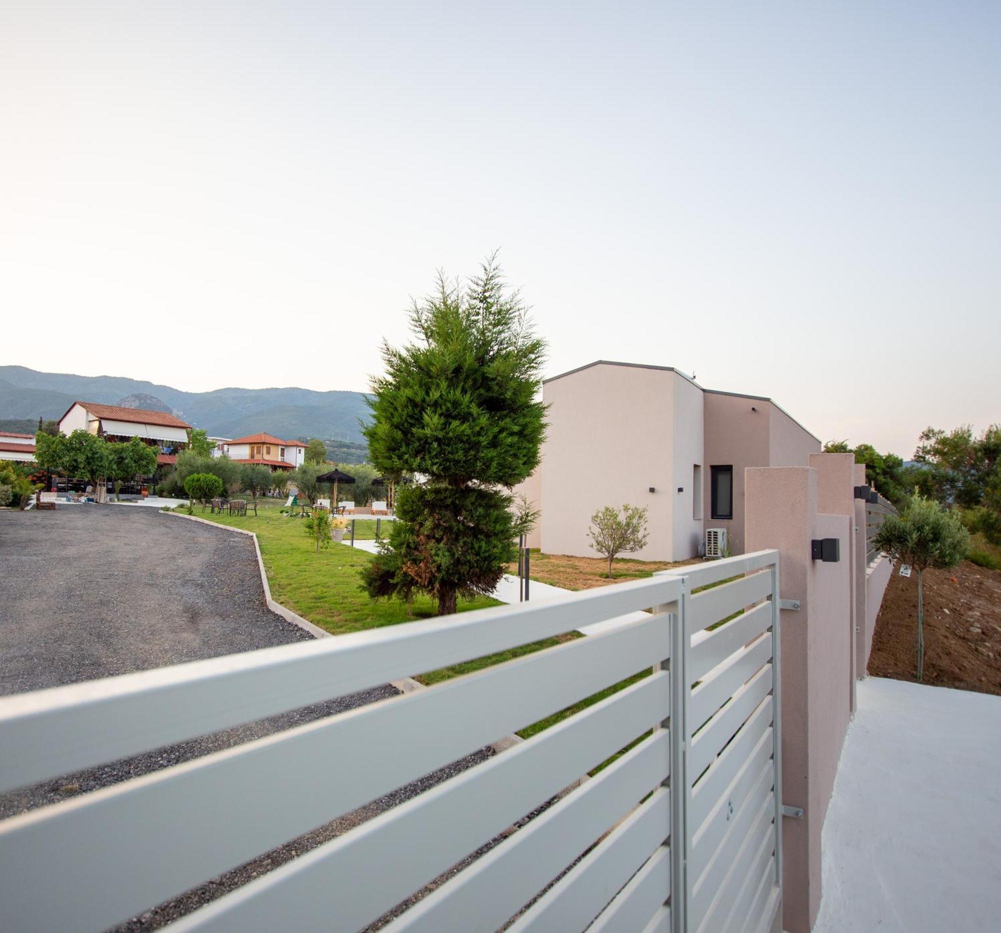 Terra Holiday Homes 아스프로발타 외부 사진
