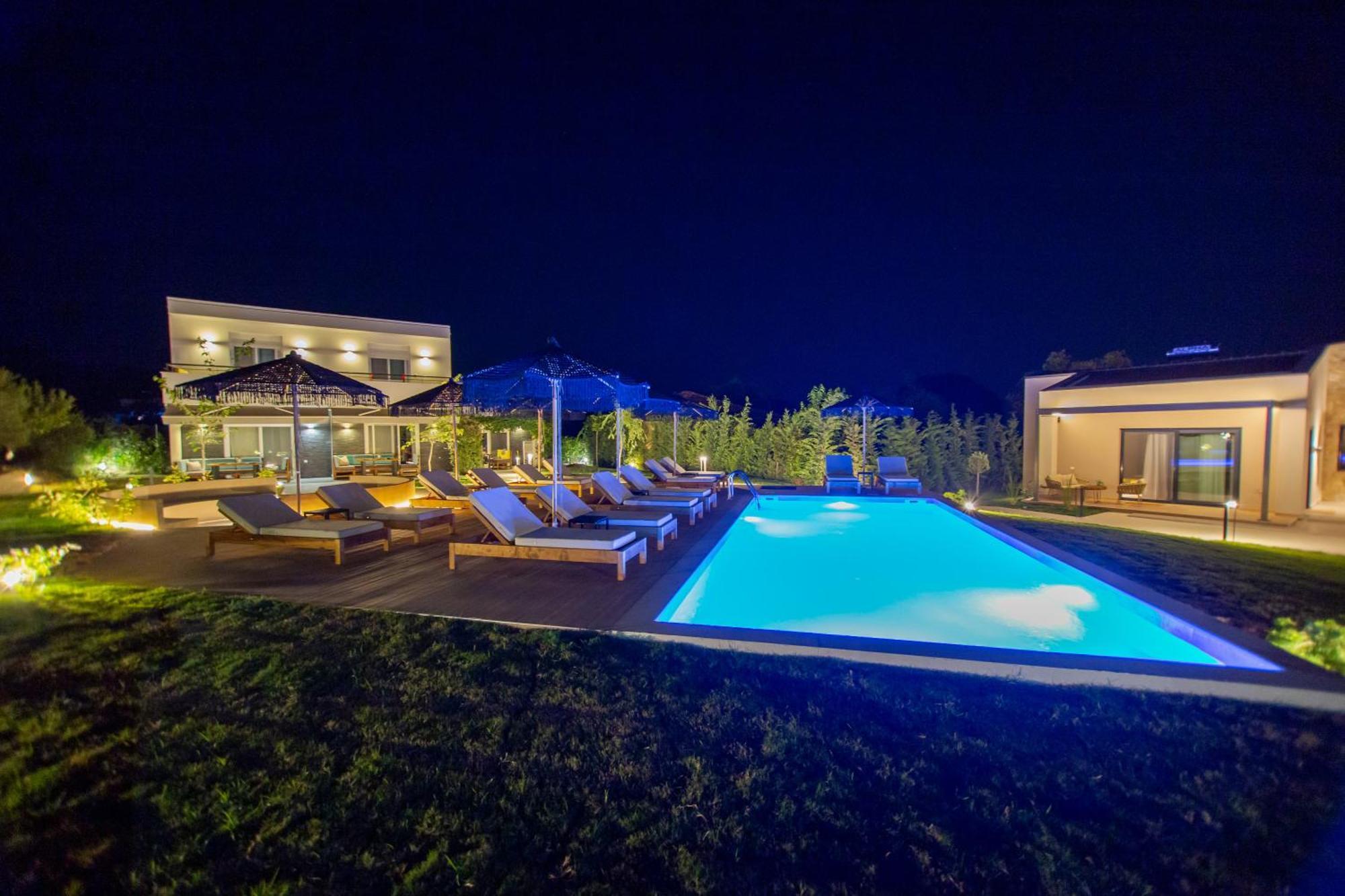 Terra Holiday Homes 아스프로발타 외부 사진